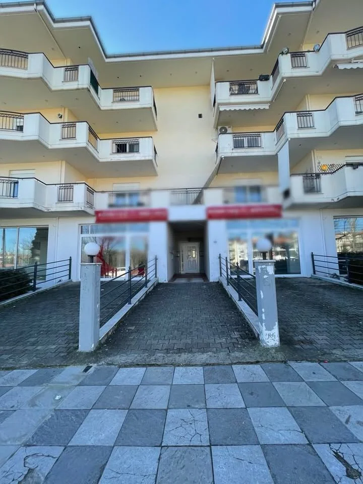 Κατάστημα — ΠΛΑΤΑΝΙΑ — Κοζανη